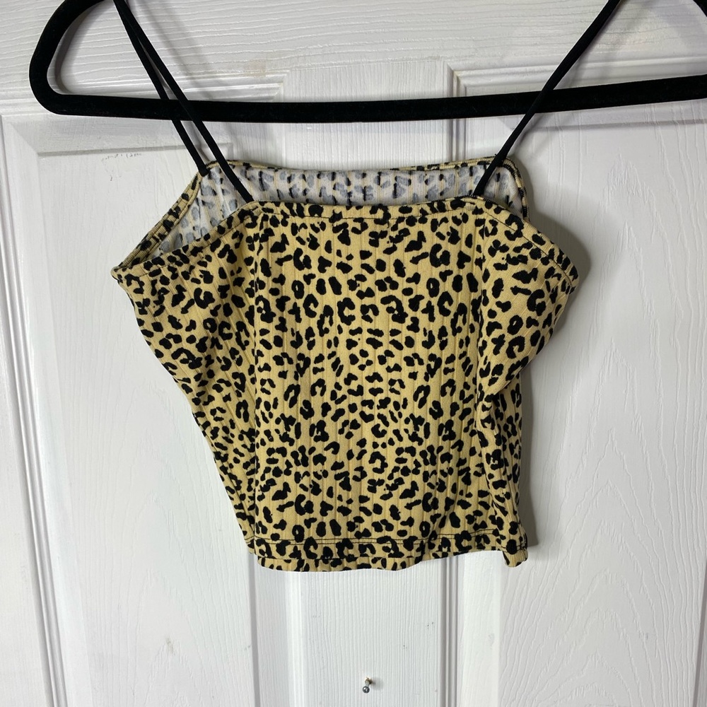 Stylish top for those upcoming hot summer days when you need a loose fitting top - Picture 2 of 4